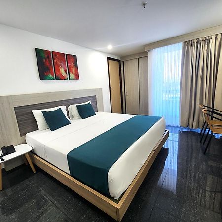 Hotel Be Suites Cali Exteriér fotografie